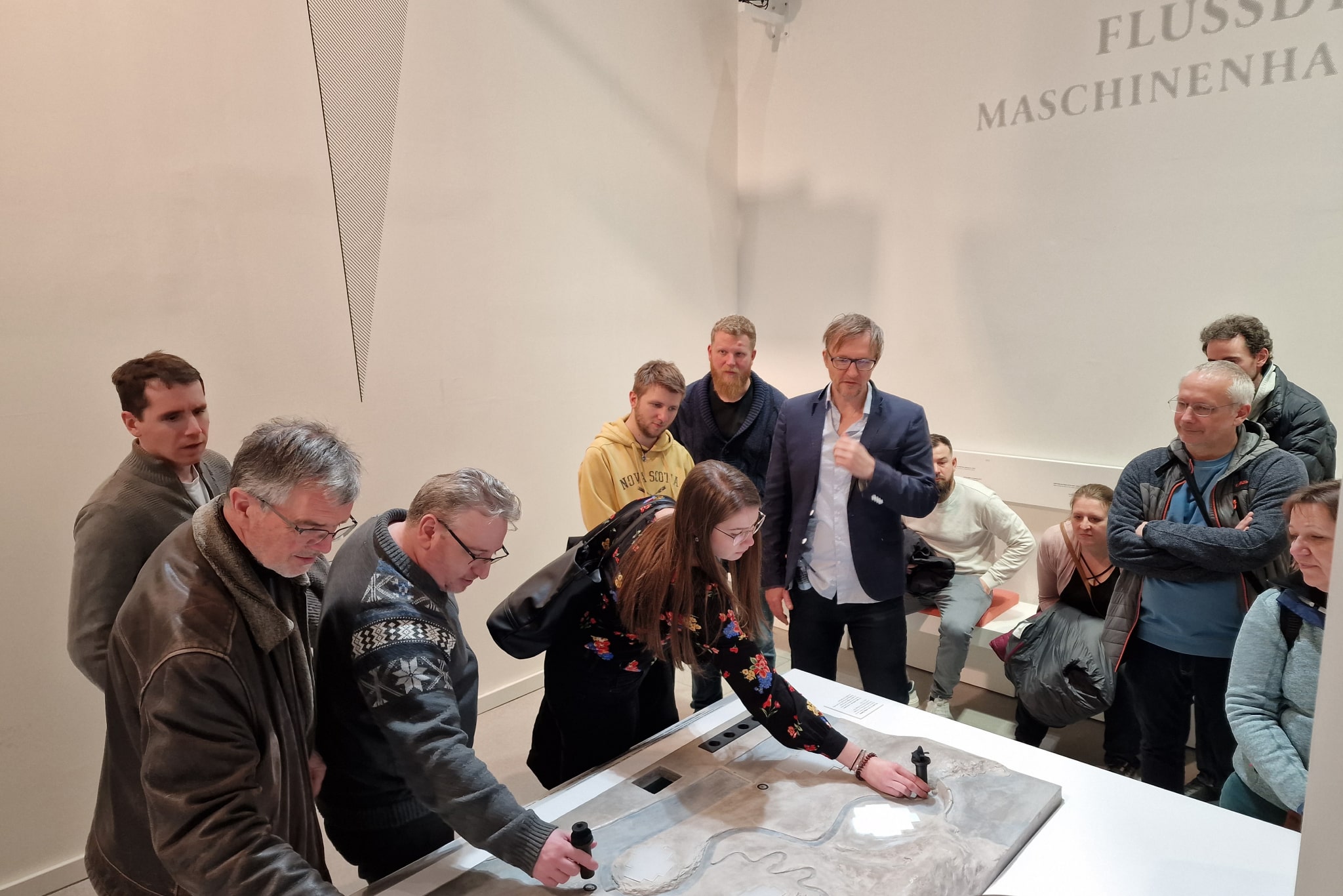 Mitarbeiter von Ottitsch nachts im Museum